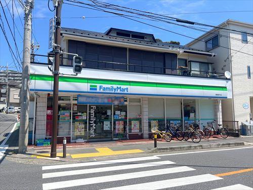 ファミリーマート鎌倉植木店まで550m