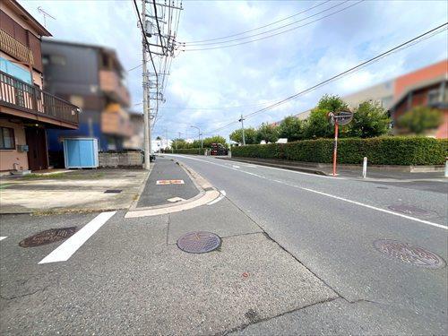 南東側道路