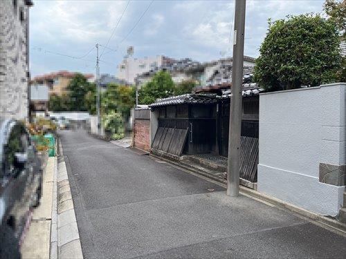 前面道路(撮影年月:2024年8月撮影)