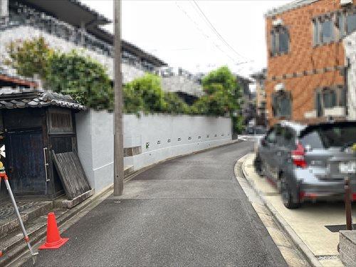 前面道路(撮影年月:2024年8月撮影)