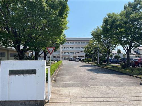 西尾市立西尾中学校まで1540m