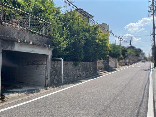 前面道路(2024年10月撮影)