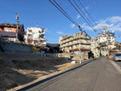 北東側道路