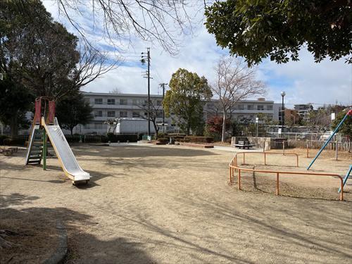 表山西公園まで70ｍ