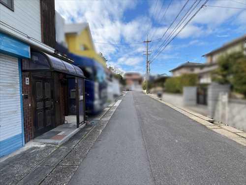 前面道路（2025年12月撮影）