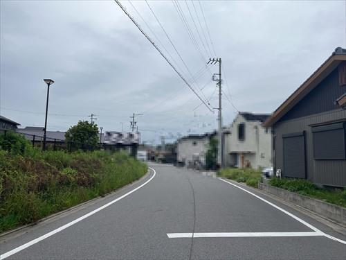 南東側道路写真(2025年5月撮影)