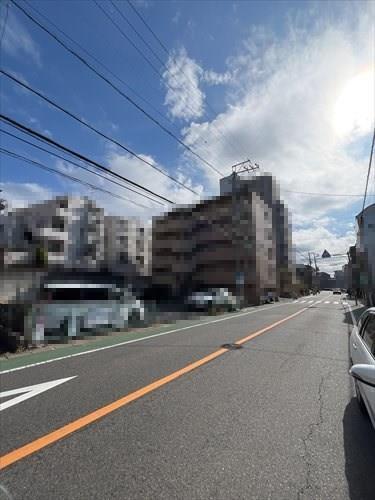 北西側前面道路（令和8年2月撮影）