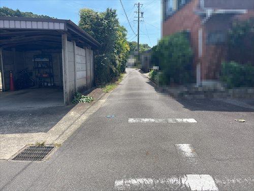 西側道路(2025年8月撮影)