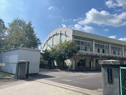 岡崎市立六ツ美南部小学校まで1070m