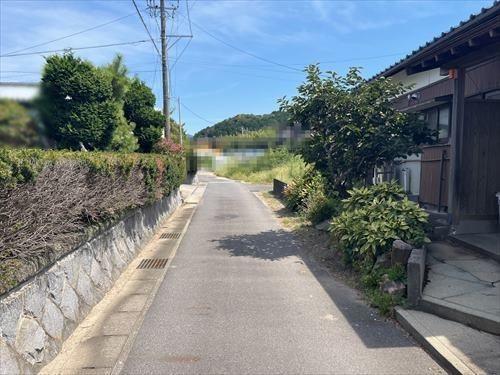 北側道路(2025年8月撮影)