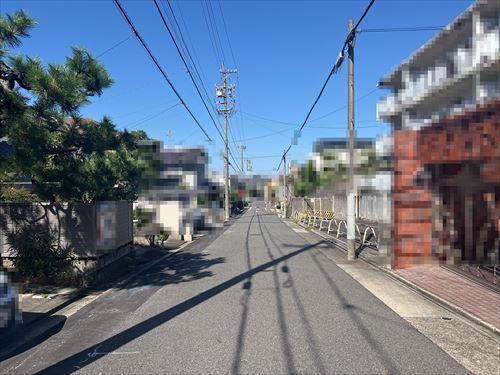 前面道路(2025年10月撮影)