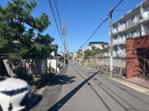 前面道路(2025年10月撮影)