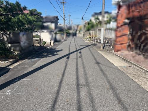 前面道路(2025年10月撮影)