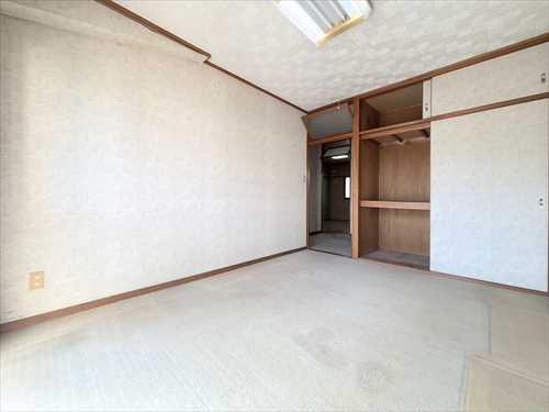 南東側洋室（2F）