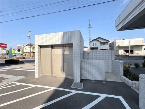 ゴミ置き場(可燃ごみ玄関収集サービス有)