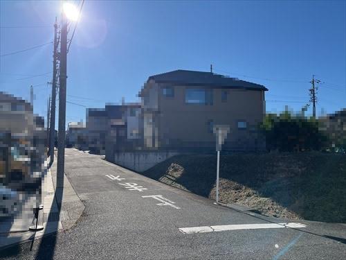 北東側前面道路（令和7年12月撮影）