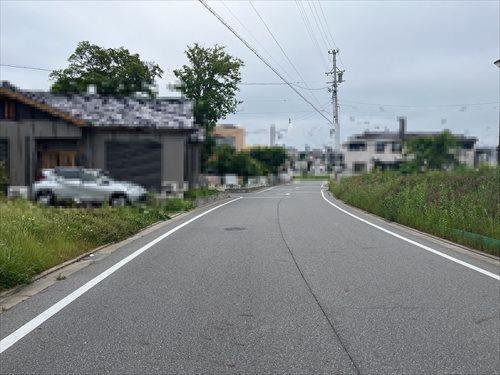 前面道路(2025年5月撮影)