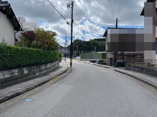 前面道路(2025年11月撮影)