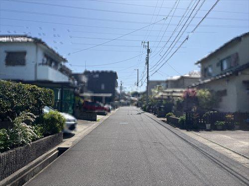 前面道路(2025年4月撮影)