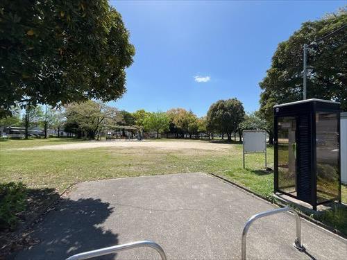柏原公園まで310ｍ
