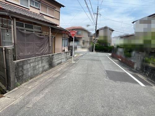 前面道路（南東側）