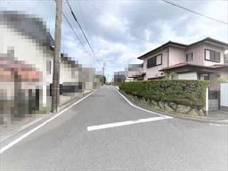 北東側前面道路(2026年6月撮影)