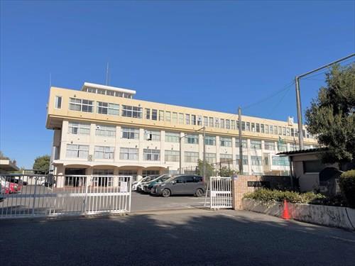 日進市立日進東中学校まで1730m