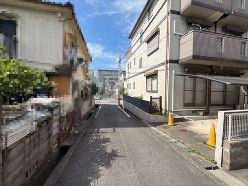 西側前面道路(2026年7月撮影)