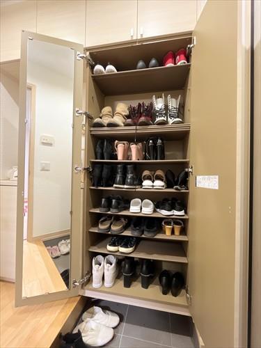 1F シューズボックス
