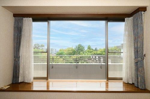 リビング窓