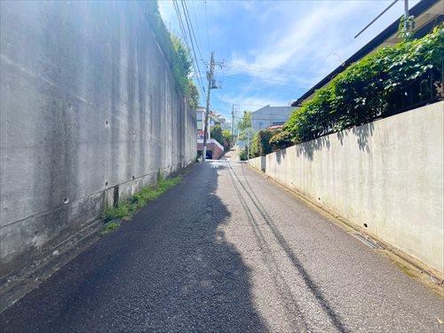 現地含む前面道路