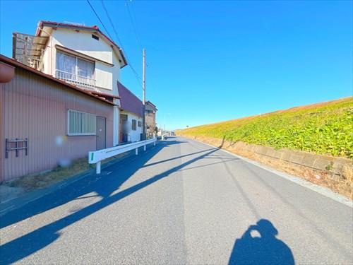 現地含む前面道路(2024年12月撮影)