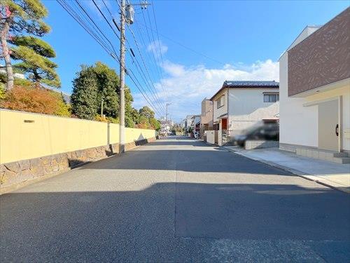 現地含む前面道路(2024年12月撮影)