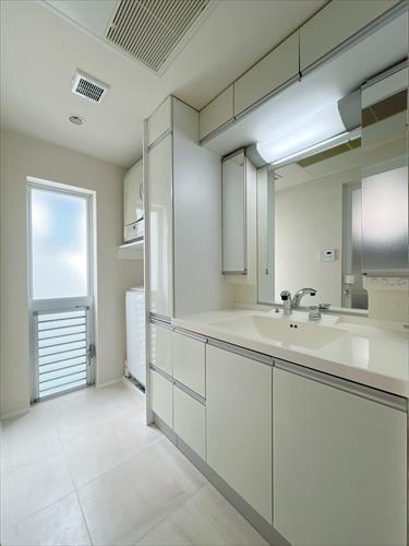 洗濯機置き場・洗面所