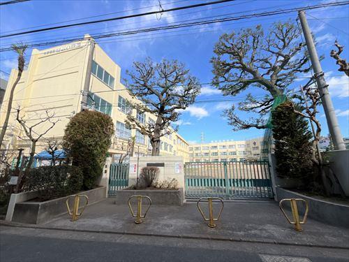 中野区立北原小学校まで320m