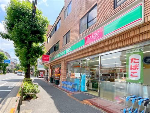 ローソンストア100野方店まで330m