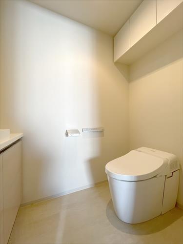 トイレ(ウォシュレット付き)