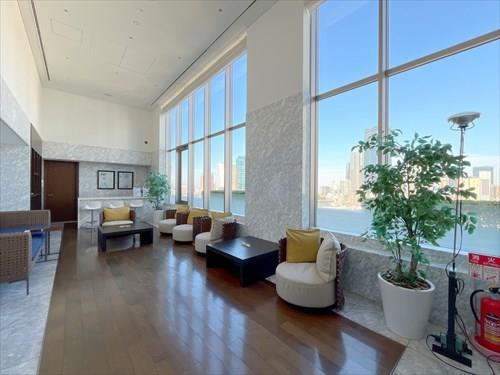 スカイラウンジ