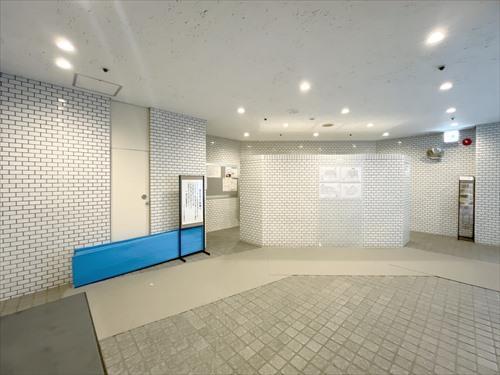 エントランス・ポスト