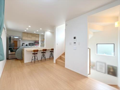 キッチン・階段