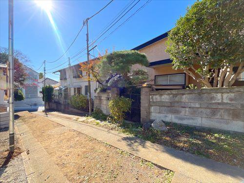 現地側から前面道路(2025年11月)