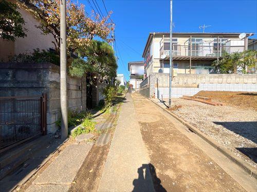 前面道路(2025年11月撮影)