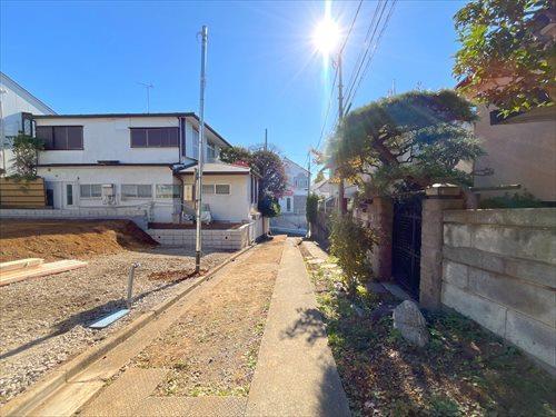 前面道路(2025年11月撮影)