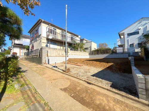 前面道路(2025年11月撮影)