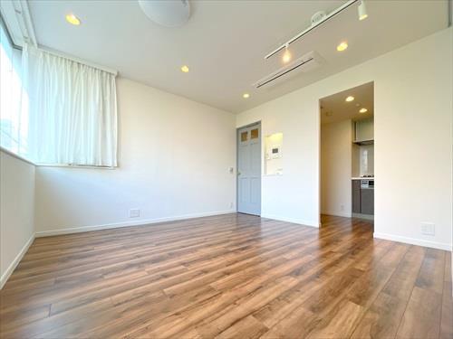 リビングダイニング約9.8帖