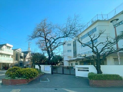 目黒区立目黒南中学校まで730m