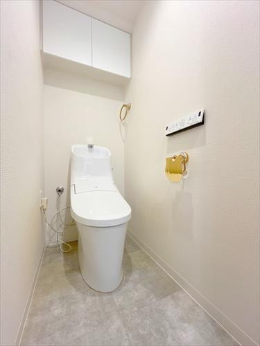 トイレ(シャワートイレ付き)