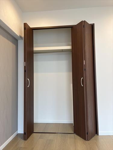 洋室（約5.1帖）収納