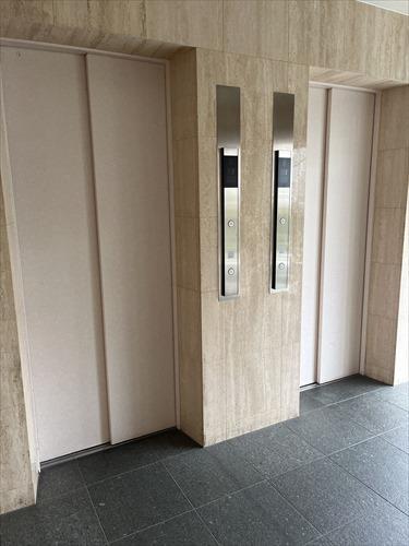 1階エレベーターホール