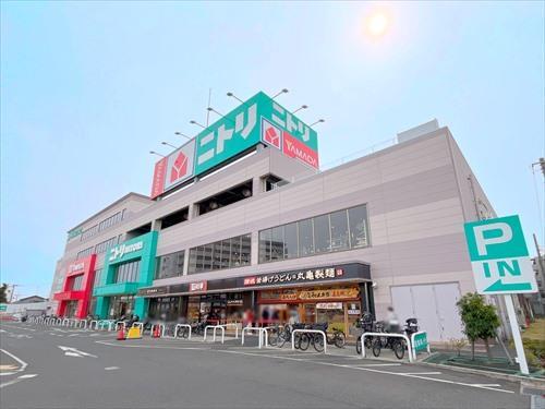 ニトリ狛江世田谷通り店まで570m